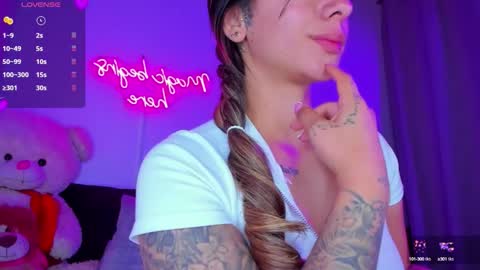 Eva Shinee online show from October 2025 11:10:01 AM