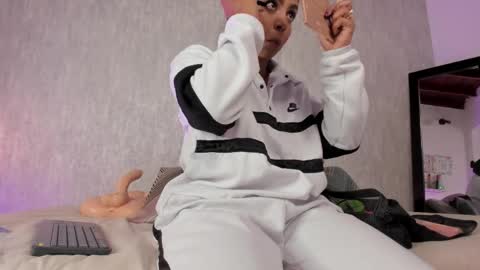 Eva online show from November 2025 01:12:02 PM