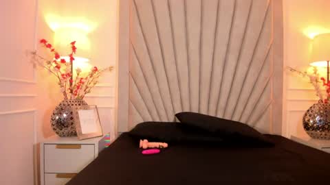 Snapshot of evaa_martinez chatting on June 2026 12:15:02 PM Eva online show from June 2026 12:15:02 PM