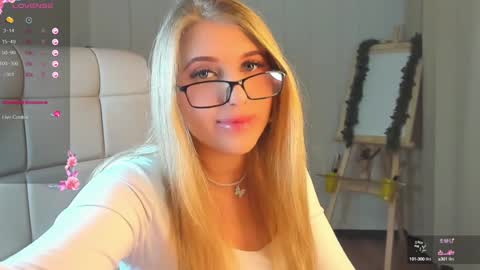 Eva  online show from December 2024 05:45:02 AM