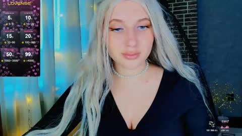 Eva  online show from November 2025 05:19:02 AM