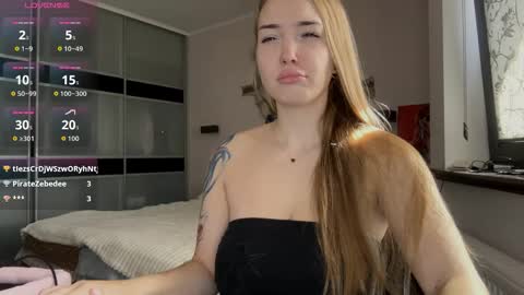 evacarter1 online show from October 2025 08:34:02 AM