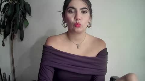 evacollins12 online show from February 2025 03:22:01 AM
