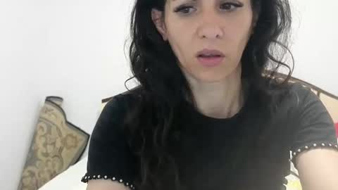 Snapshot of evacrisxxx chatting on June 2026 02:38:01 AM hornycrissyyourlove online show from June 2026 02:38:01 AM