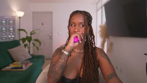 Snapshot of evajacksss_ chatting on February 2025 04:11:02 PM evajacksss_ online show from February 2025 04:11:02 PM