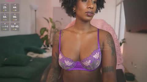 evajacksss_ online show from March 2026 07:07:01 PM