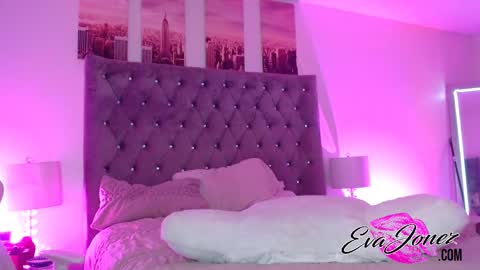 Eva online show from September 2025 07:52:01 AM