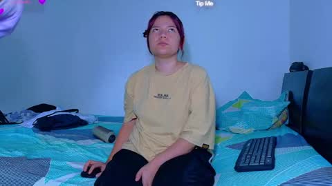 Snapshot of evaluna_02 chatting on June 2026 11:42:02 AM evaluna_02 online show from June 2026 11:42:02 AM