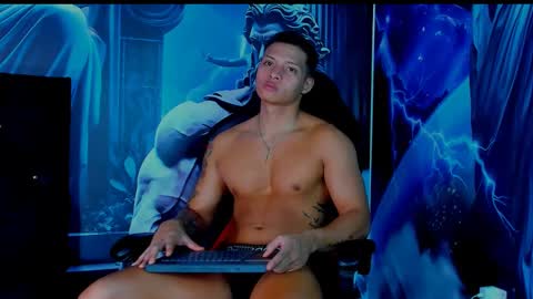 Snapshot of evan_greey chatting on December 2024 10:32:01 PM EVAN GREY online show from December 2024 10:32:01 PM