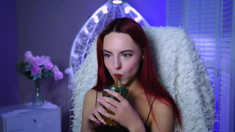 Eva  online show from October 2025 12:15:02 PM