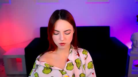 Eva  online show from December 2025 06:37:02 PM