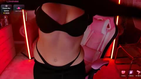 Snapshot of evanew_ chatting on November 2025 05:13:02 PM Eva online show from November 2025 05:13:02 PM