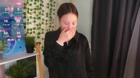 Snapshot of evangelinakovacevic chatting on May 2026 04:03:02 PM Hello im Lia online show from May 2026 04:03:02 PM