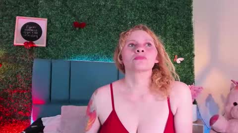 Snapshot of evangelyne_rose chatting on February 2026 07:20:01 PM Evangelyne online show from February 2026 07:20:01 PM