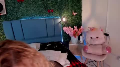 Snapshot of evangelyne_rose chatting on February 2026 08:25:02 PM Evangelyne online show from February 2026 08:25:02 PM