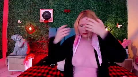 Snapshot of evangelyne_rose chatting on February 2026 07:12:01 PM Evangelyne online show from February 2026 07:12:01 PM