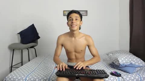 Snapshot of evans_collins24 chatting on February 2025 11:01:01 PM Evans collins24 online show from February 2025 11:01:01 PM