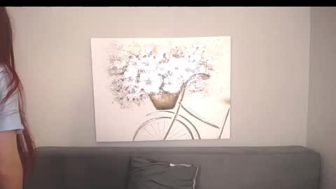 Snapshot of evarey_ chatting on October 2025 04:32:02 AM Adelina online show from October 2025 04:32:02 AM