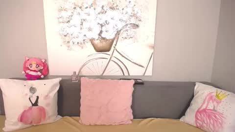 Snapshot of evarey_ chatting on November 2025 05:18:02 AM Adelina online show from November 2025 05:18:02 AM