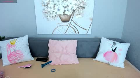 Snapshot of evarey_ chatting on December 2025 05:17:02 AM Adelina online show from December 2025 05:17:02 AM