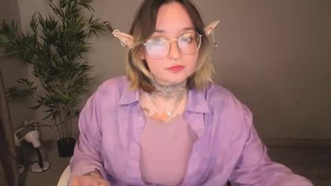 Snapshot of evathewitcher chatting on May 2026 02:19:02 AM EvaTheWitcher online show from May 2026 02:19:02 AM