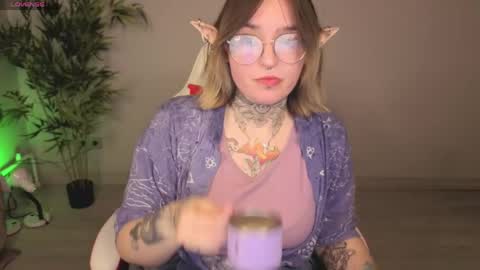 Snapshot of evathewitcher chatting on June 2026 09:45:01 AM EvaTheWitcher online show from June 2026 09:45:01 AM