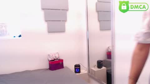 Eva Twiss online show from September 2025 11:56:02 AM