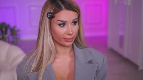 Eva online show from October 2025 08:31:01 PM