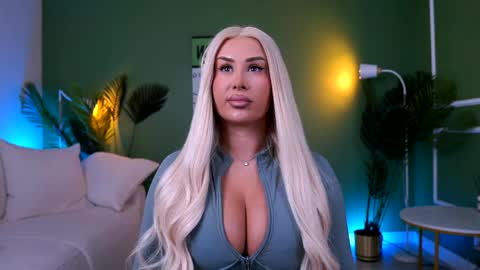 Snapshot of evazane chatting on May 2026 10:42:02 AM Eva online show from May 2026 10:42:02 AM