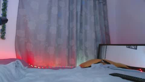 Eve Blue  friends. IG eve blue77 TW EveBlue 1 OF eveblue7 online show from December 2024 06:16:02 AM