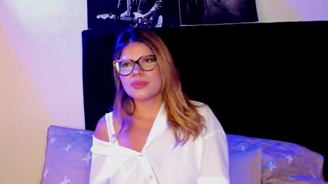 Eve collen online show from November 2025 01:40:01 PM