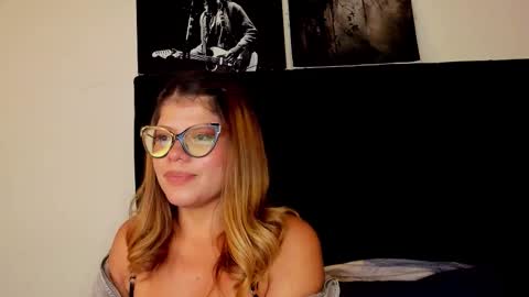 Eve collen online show from November 2025 01:11:01 AM