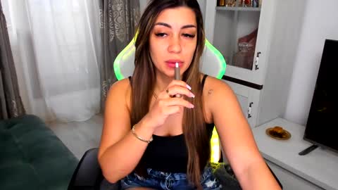 eveeevian online show from February 2025 02:45:02 PM