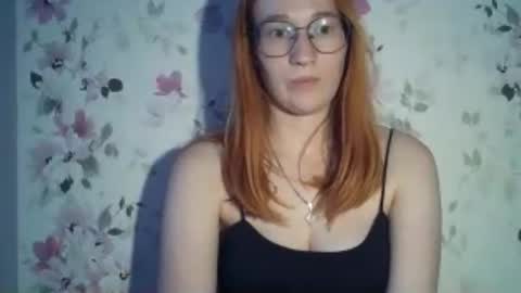 Snapshot of eveliina_shy chatting on June 2026 03:43:01 PM Evelina online show from June 2026 03:43:01 PM