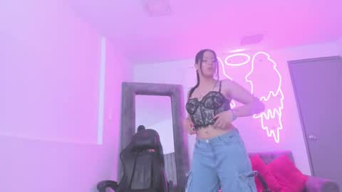 evelin__thompsson online show from April 2026 01:56:01 AM