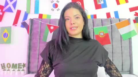 Snapshot of evelin__thompsson chatting on June 2026 03:18:02 AM evelin__thompsson online show from June 2026 03:18:02 AM