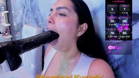 Snapshot of evelinn_belen chatting on June 2026 04:15:01 PM Evelinn belen online show from June 2026 04:15:01 PM