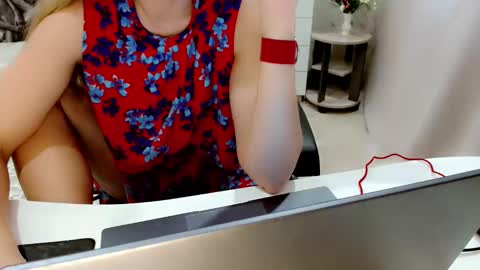 evelove online show from October 2025 05:08:01 AM