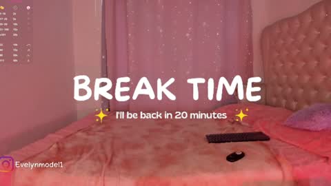 evelyn evelyn online show from February 2025 07:33:01 PM