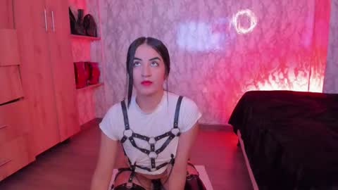 Evelyn online show from October 2025 04:51:02 PM