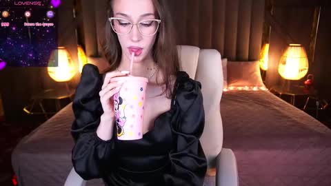 evelyn rush1 online show from February 2025 05:47:02 PM