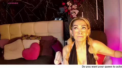 Snapshot of evelynagrey chatting on May 2026 10:00:01 AM EvelynaGrey online show from May 2026 10:00:01 AM