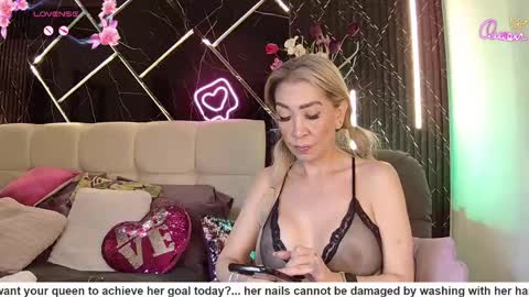 Snapshot of evelynagrey chatting on May 2026 11:34:04 PM EvelynaGrey online show from May 2026 11:34:04 PM
