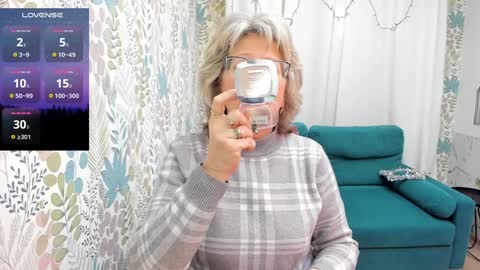 Snapshot of evelynblissful chatting on January 2025 04:58:01 AM Evelyn online show from January 2025 04:58:01 AM