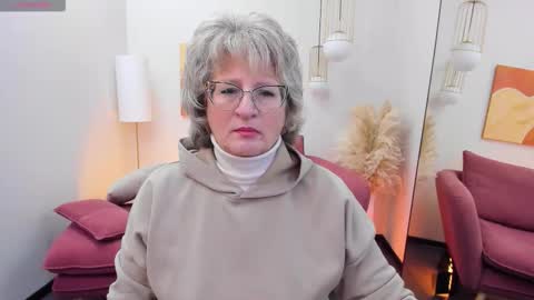 Snapshot of evelynblissful chatting on September 2025 05:01:02 AM Evelyn online show from September 2025 05:01:02 AM