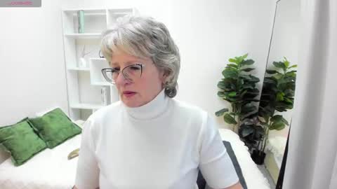 Snapshot of evelynblissful chatting on October 2025 05:07:02 AM Evelyn online show from October 2025 05:07:02 AM