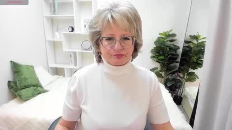 Snapshot of evelynblissful chatting on October 2025 05:08:01 AM Evelyn online show from October 2025 05:08:01 AM