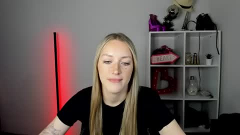 evelynblond online show from July 2026 12:40:02 PM