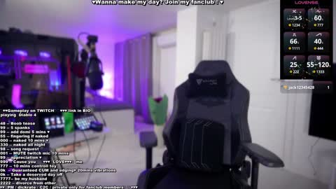 Snapshot of evelyne92 chatting on February 2025 06:53:01 PM Evelyne online show from February 2025 06:53:01 PM