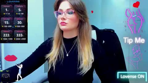 evelyne_rose online show from November 2025 05:40:01 AM
